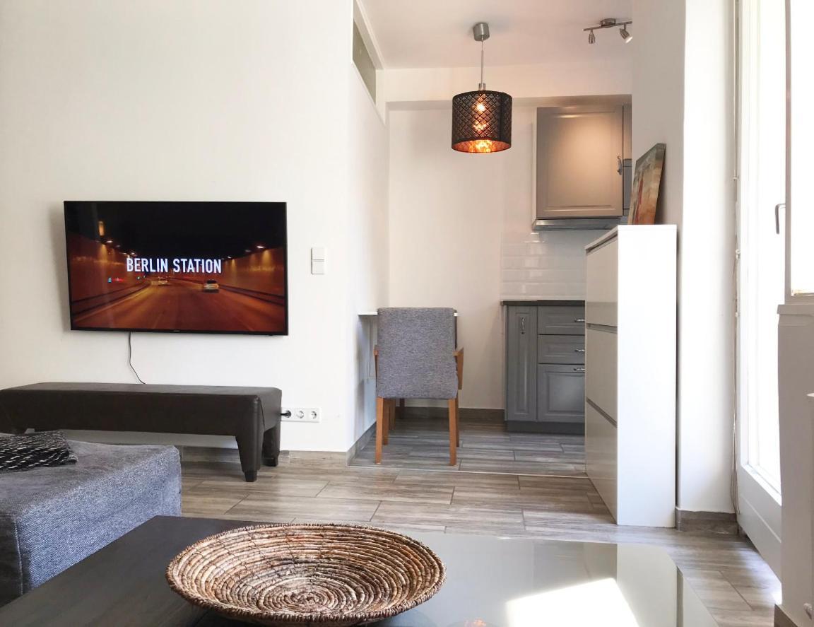 Designer Central Apartment With Terrace & Free Parking Berlijn Buitenkant foto